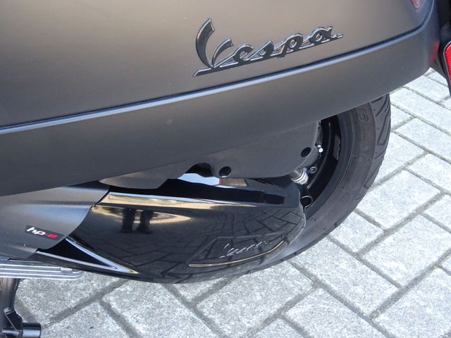 vespa - gts-super-tech-300