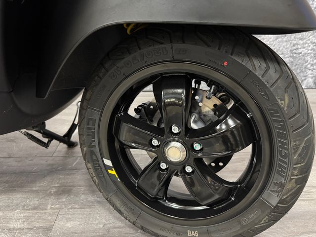 vespa - gts-super-tech-300