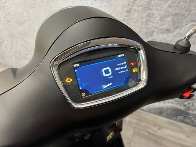 vespa - gts-super-tech-300