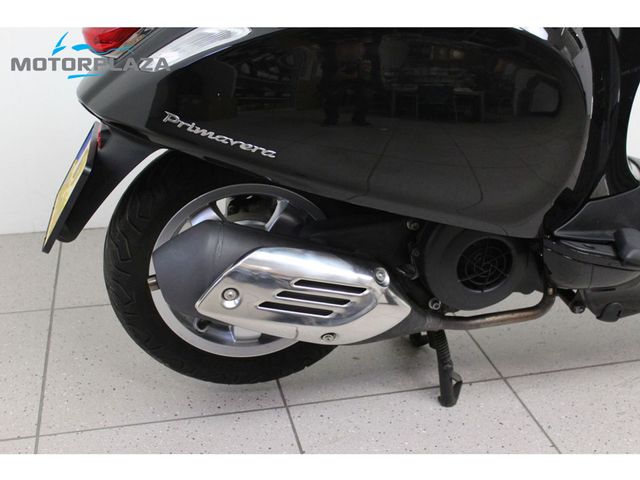 vespa - primavera-125-abs