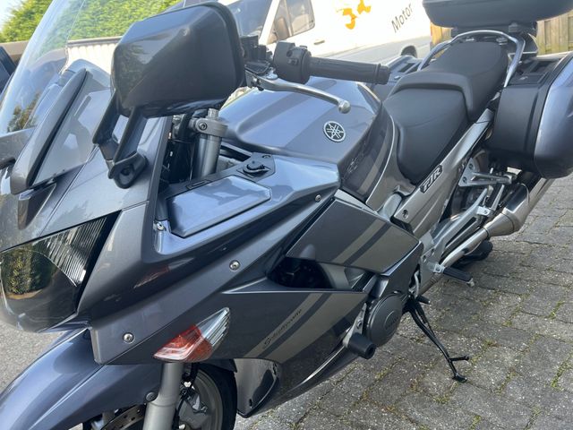 yamaha - fjr-1300