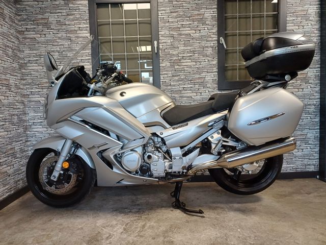 yamaha - fjr-1300