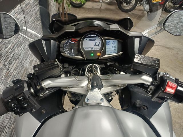 yamaha - fjr-1300