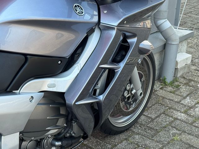 yamaha - fjr-1300