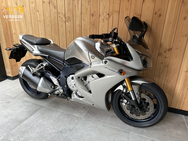 yamaha - fz-1