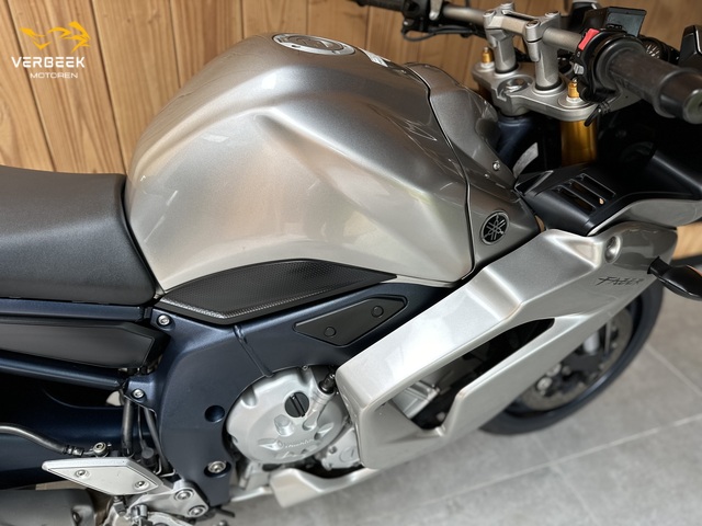 yamaha - fz-1