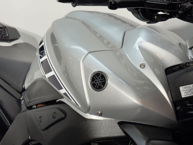 yamaha - fz-1