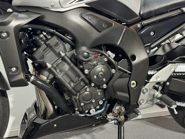 yamaha - fz-1