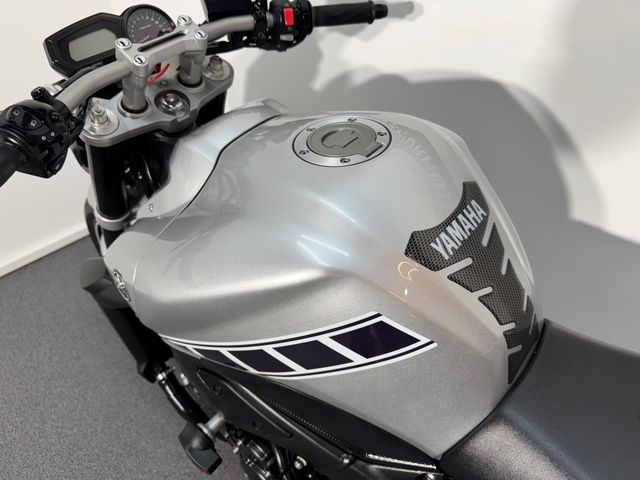 yamaha - fz-1