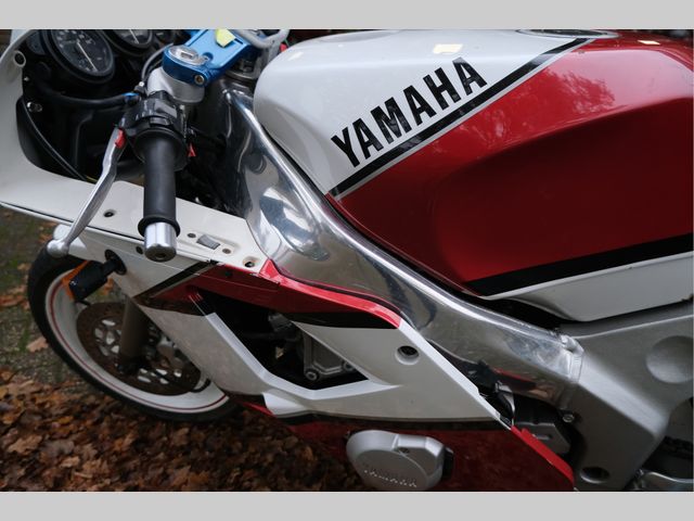 yamaha - fzr-400-rr