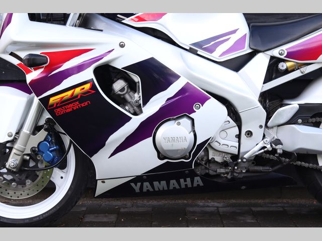 yamaha - fzr-600-r