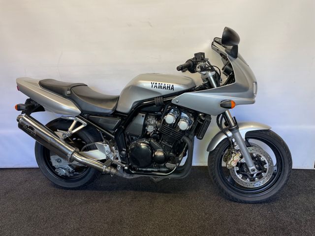 yamaha - fzs-400