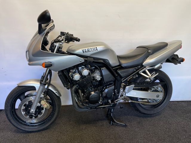 yamaha - fzs-400