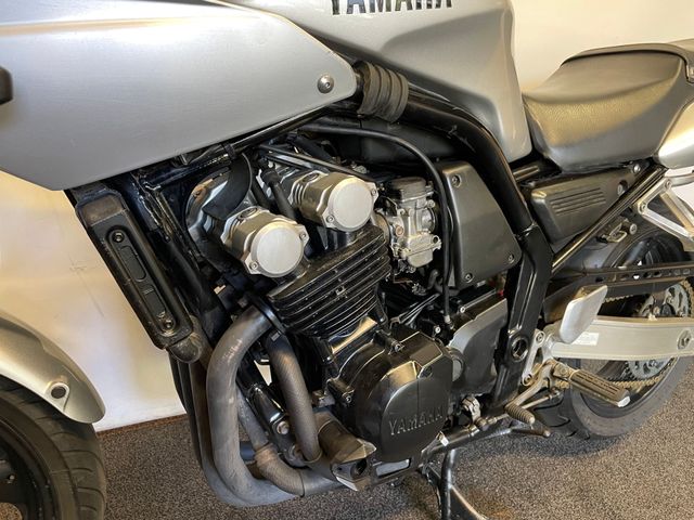 yamaha - fzs-400