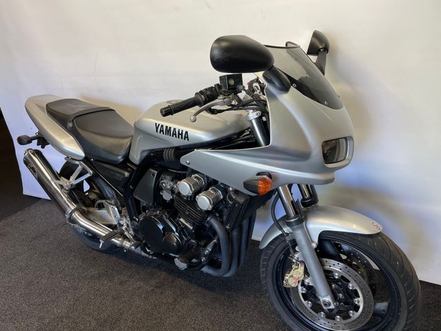 yamaha - fzs-400