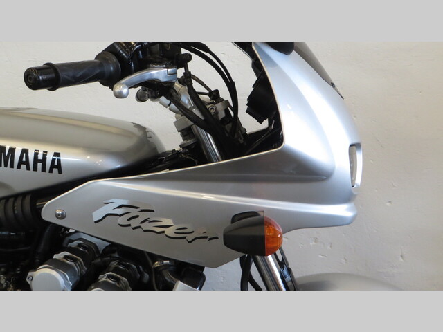 yamaha - fzs-600-fazer