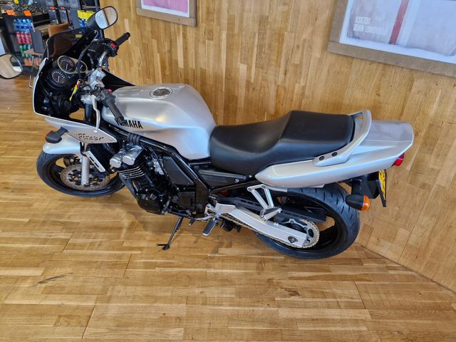 yamaha - fzs-600-fazer