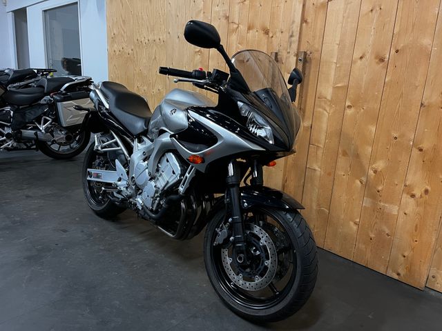 yamaha - fzs-600-fazer