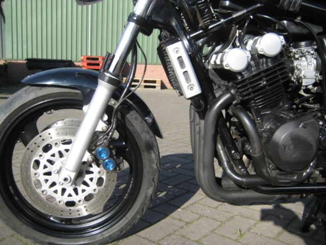 yamaha - fzs-600-fazer