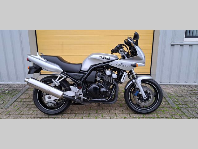 yamaha - fzs-600-fazer