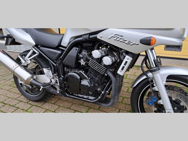 yamaha - fzs-600-fazer