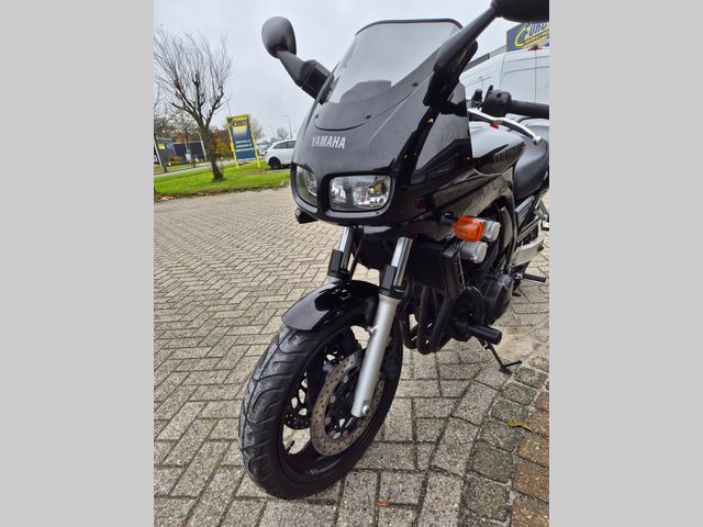 yamaha - fzs-600-fazer