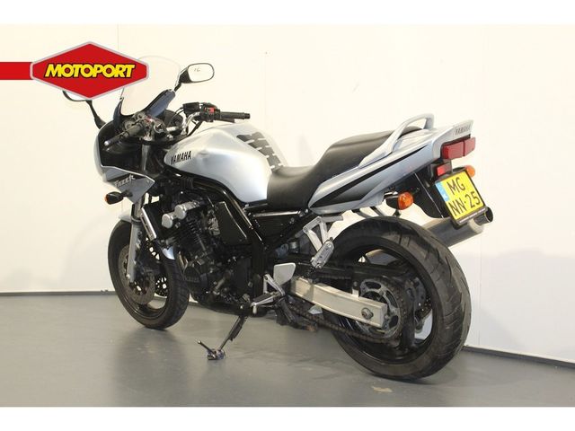 yamaha - fzs-600-fazer