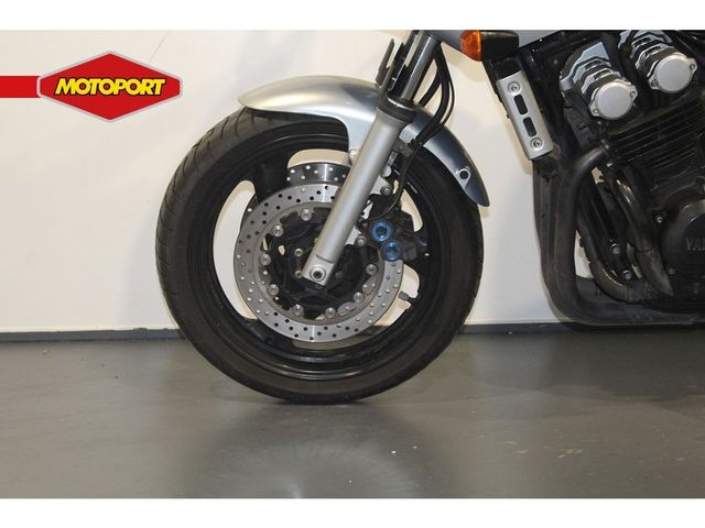 yamaha - fzs-600-fazer