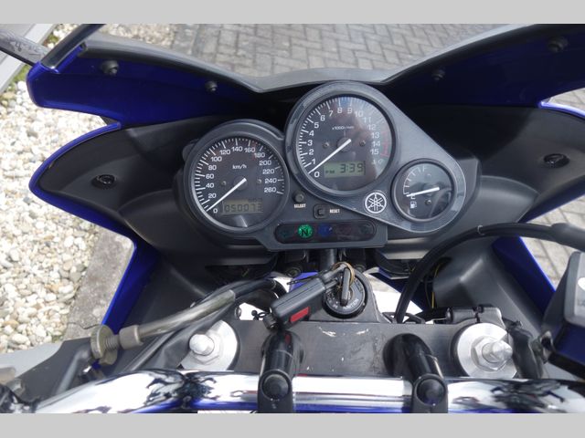 yamaha - fzs-600-fazer