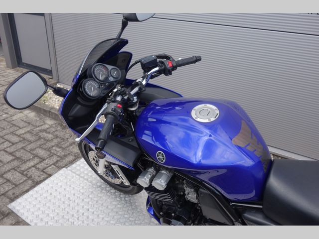 yamaha - fzs-600-fazer