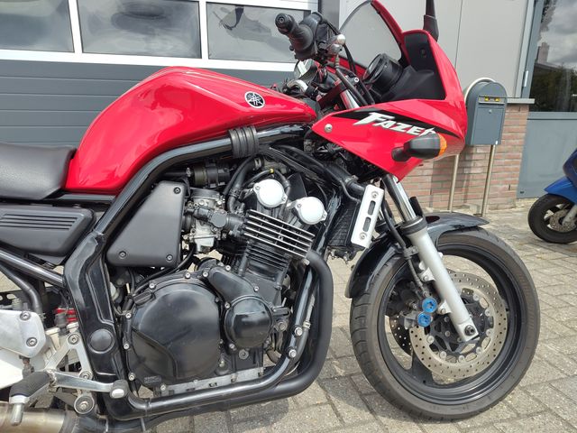yamaha - fzs-600-fazer