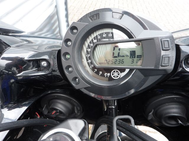 yamaha - fzs-600-fazer