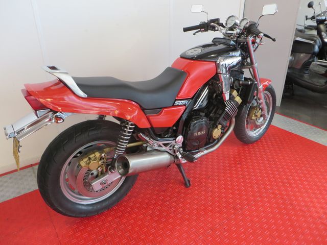 yamaha - fzx-700