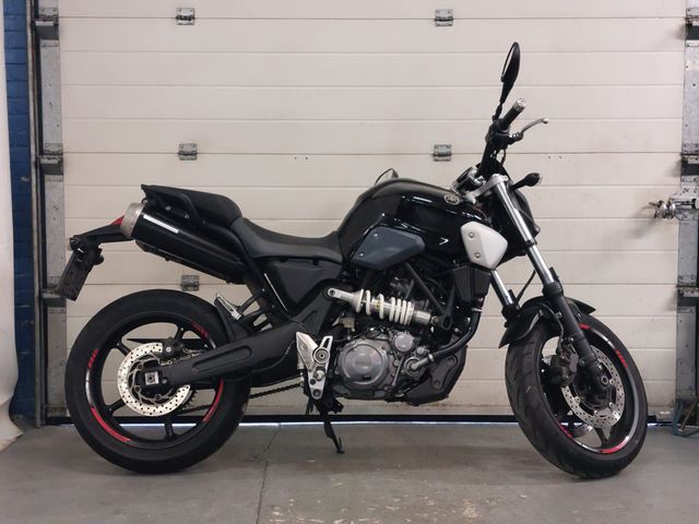 yamaha - mt-03