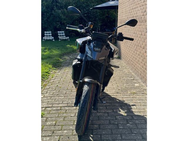 yamaha - mt-09-y-amt