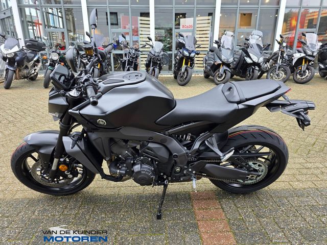 yamaha - mt-09-y-amt