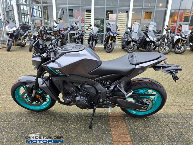 yamaha - mt-09-y-amt