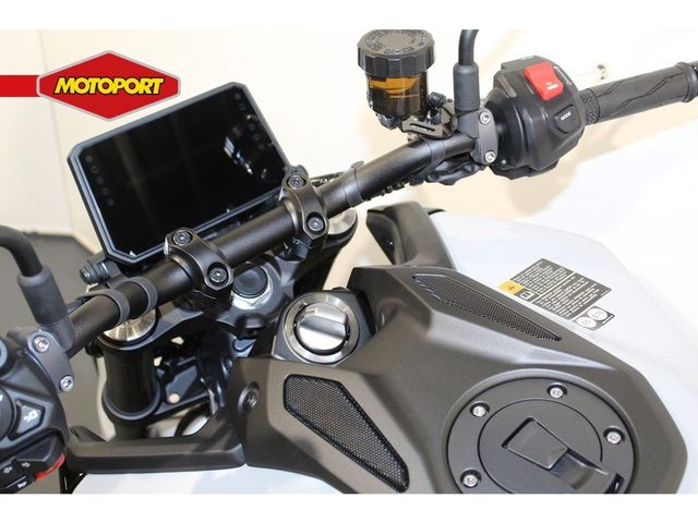 yamaha - mt-09-y-amt