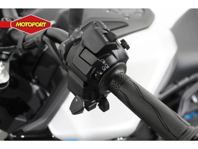 yamaha - mt-09-y-amt