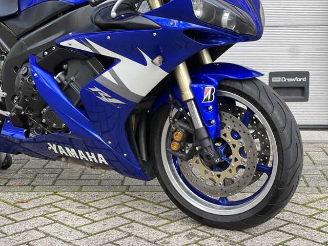 yamaha - r1