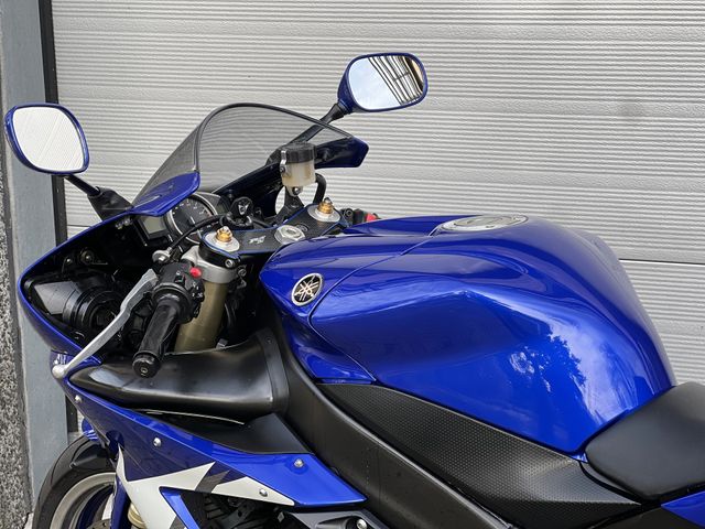 yamaha - r1