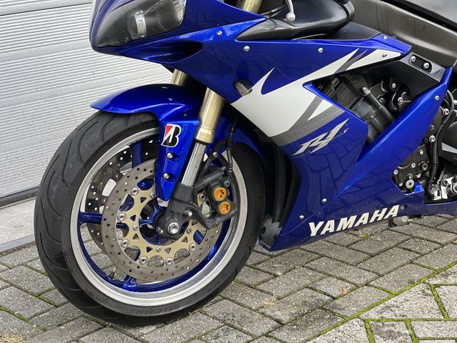 yamaha - r1