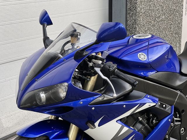 yamaha - r1