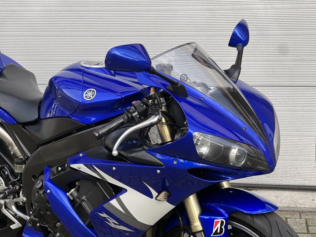 yamaha - r1