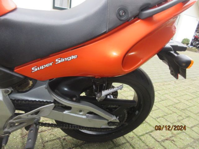 yamaha - szr-660