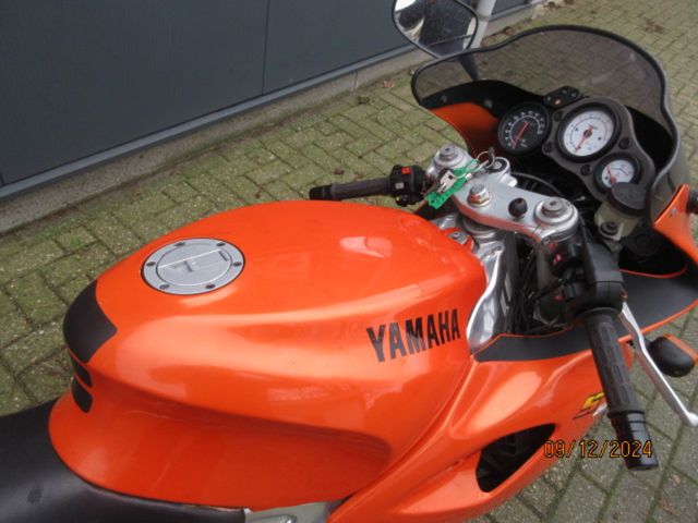 yamaha - szr-660