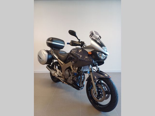 yamaha - tdm-900