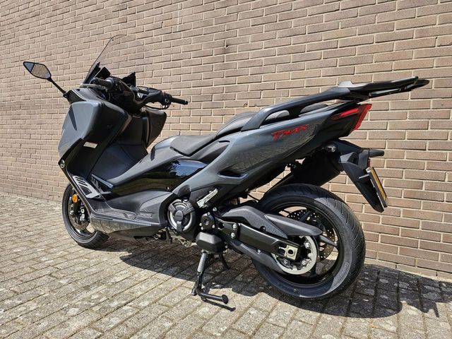 yamaha - tmax-560