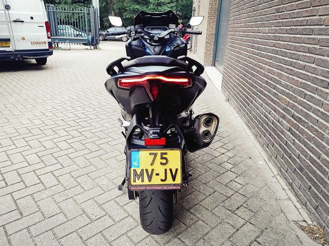 yamaha - tmax-560