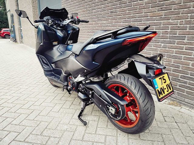 yamaha - tmax-560